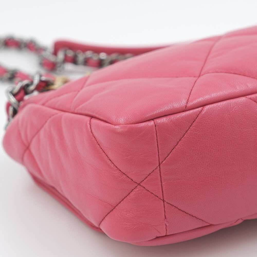 Chanel 19 Flap Bag - Image 10