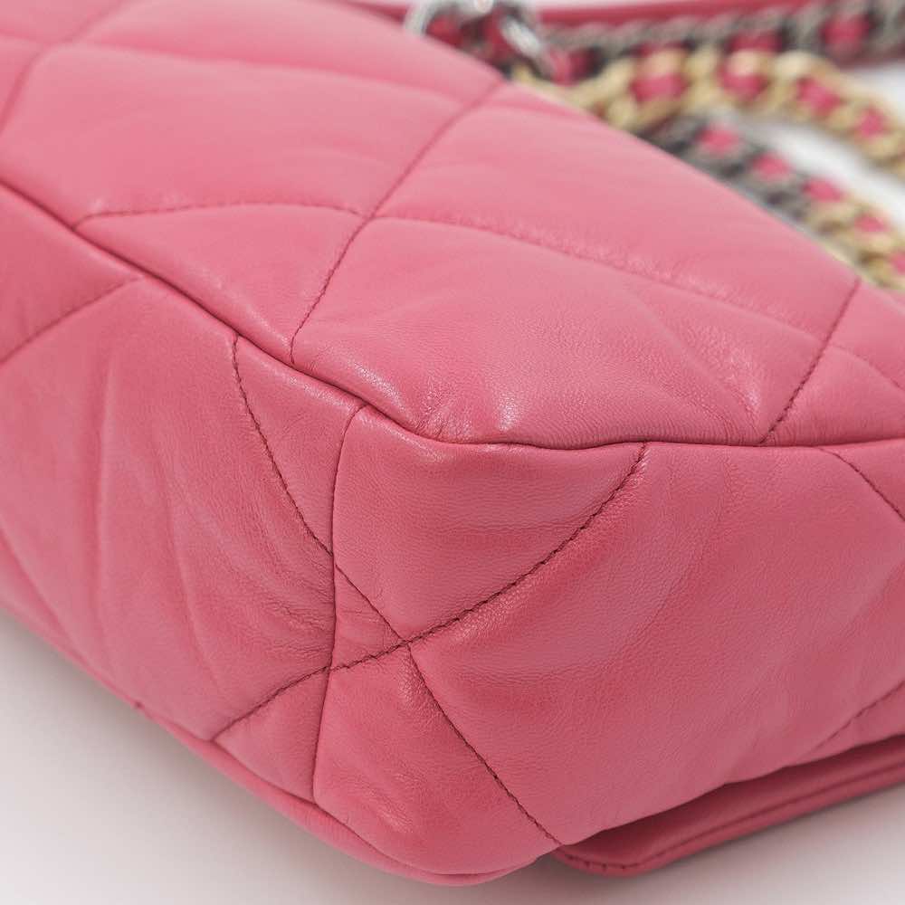 Chanel 19 Flap Bag - Image 11