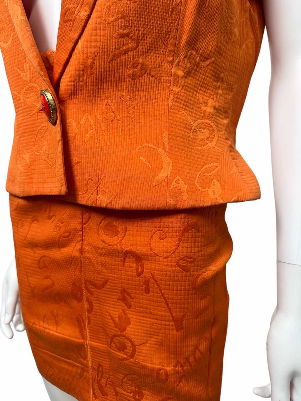 Gianfranco Ferré Orange Letter Pattern Tailleur - Image 10