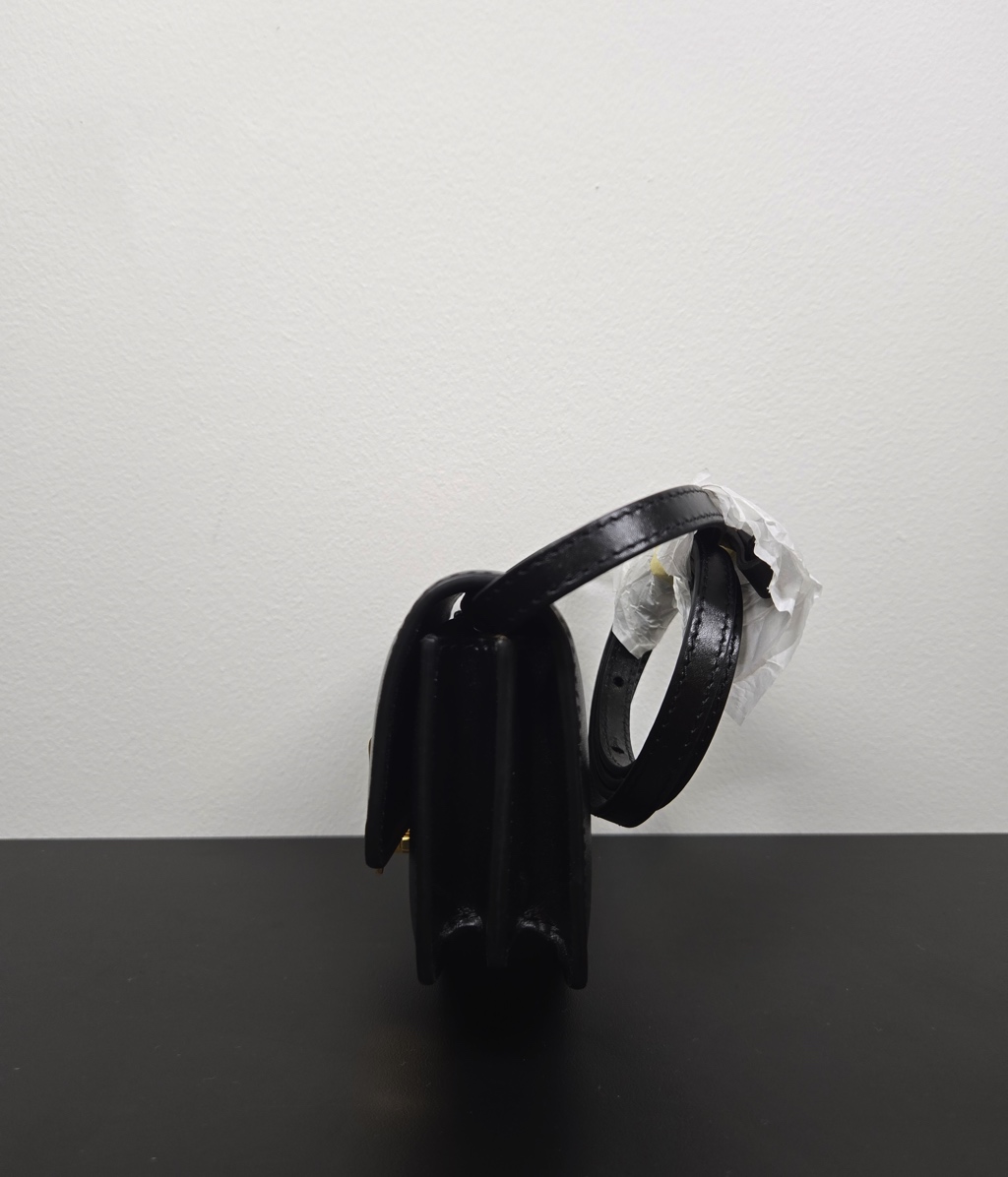 Alaïa Le Papa Mini leather shoulder bag - Back view