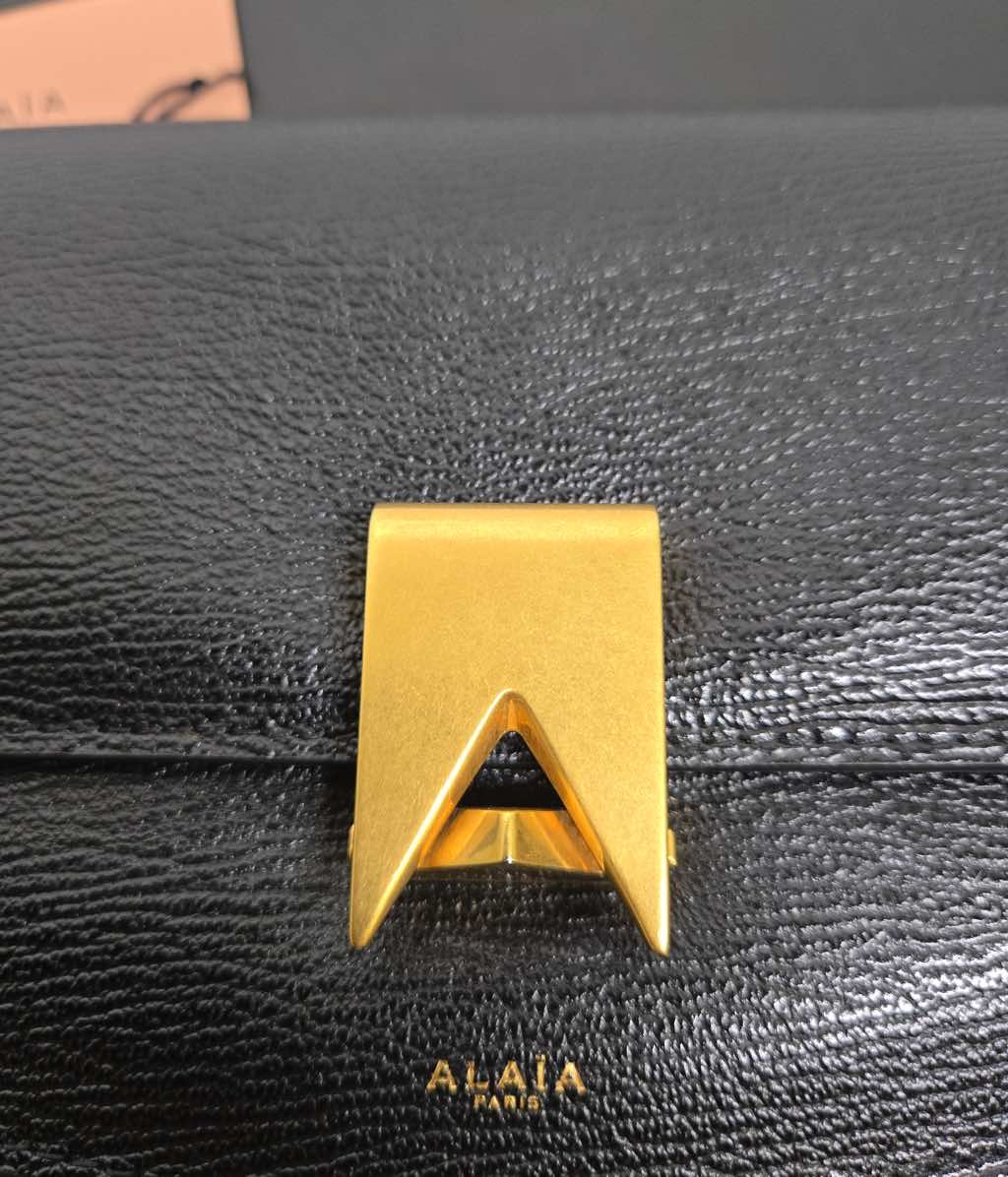 Alaïa Le Papa Small leather crossbody bag - Image 11