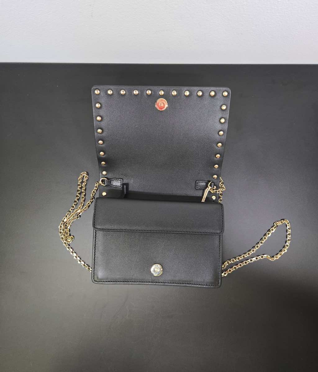 Valentino Garavani Leather Rockstud Chain Pouch - Detail 1