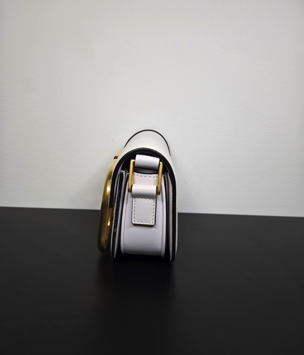 Valentino Garavani White Leather Supervee Shoulder Bag - 4