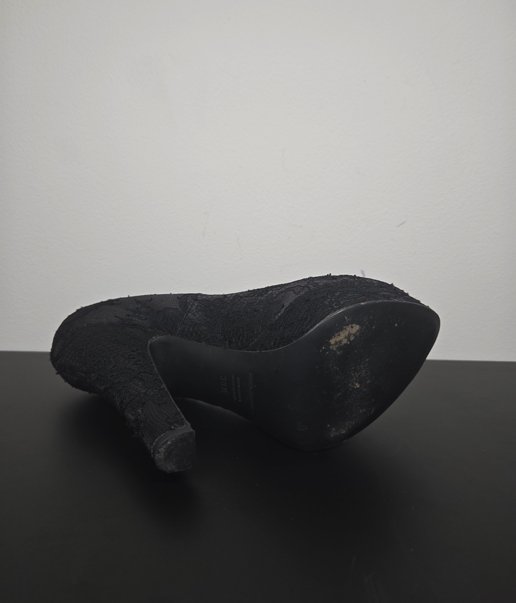 Dolce & Gabbana Black Lace Platform Pumps - Detail 1