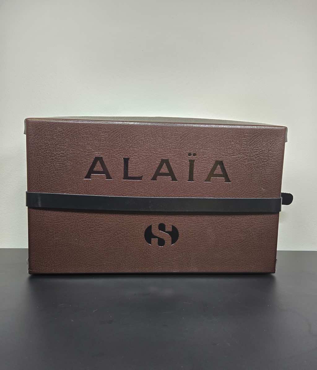 Alaïa Sneakers collaboration with Superga - Image 13