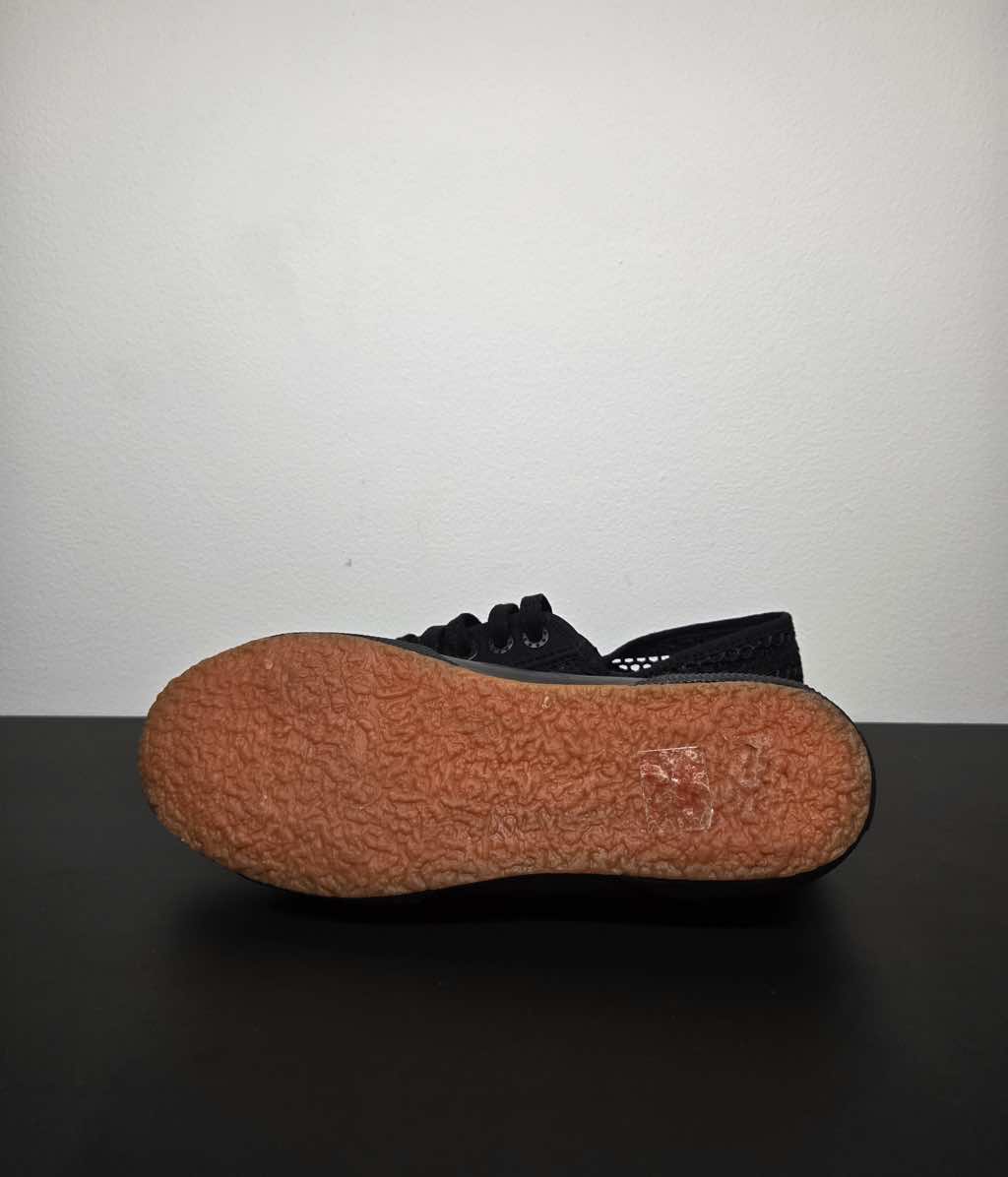 Alaïa Sneakers collaboration with Superga - Detail 1