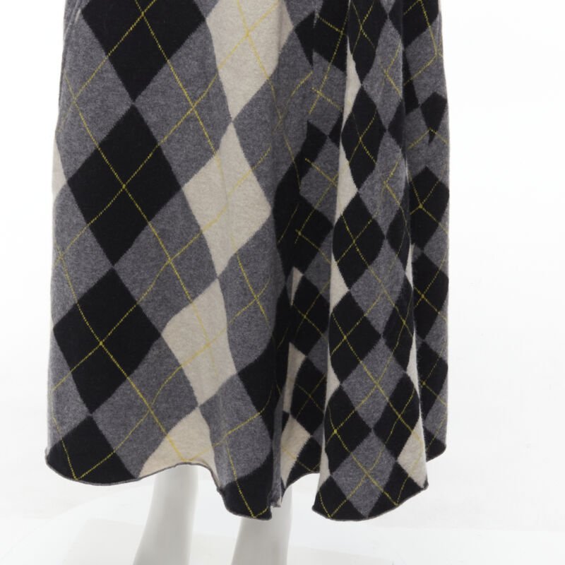 Pringle Of Scotland Grey Argyle Skirt Set - Image 11
