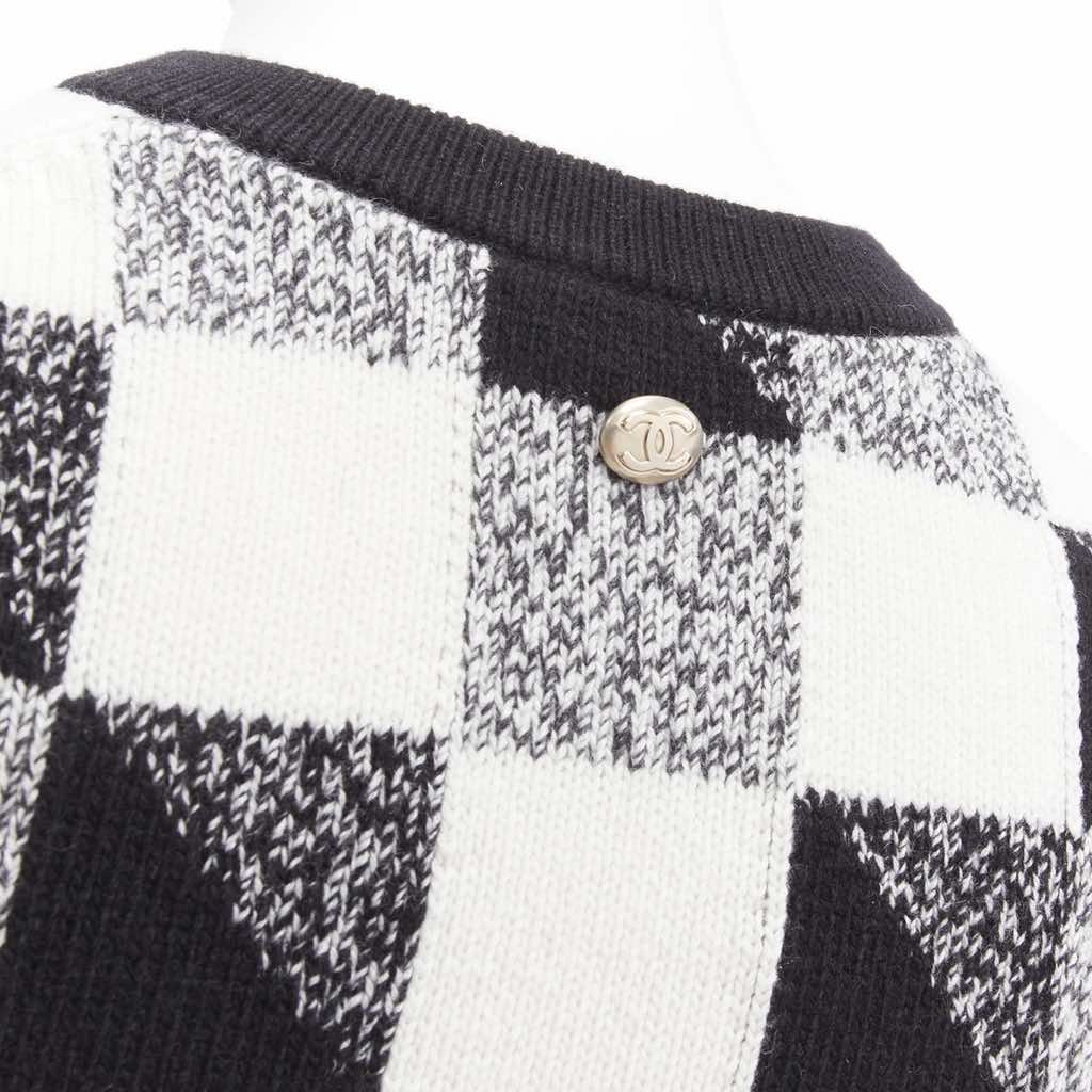 Chanel Check CC Sweater Vest - Detail 2
