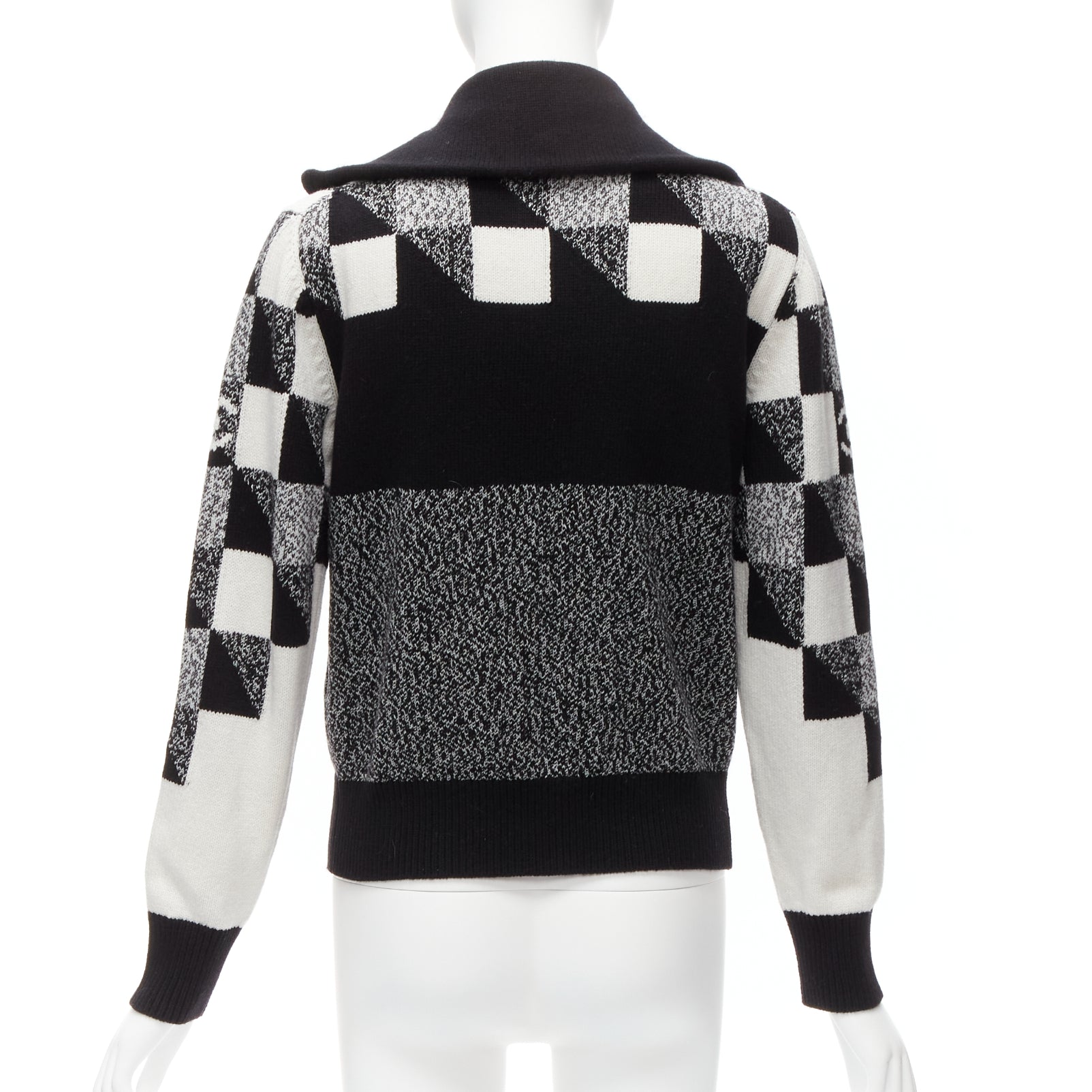 Chanel Graphic CC Cardigan - Detail 1