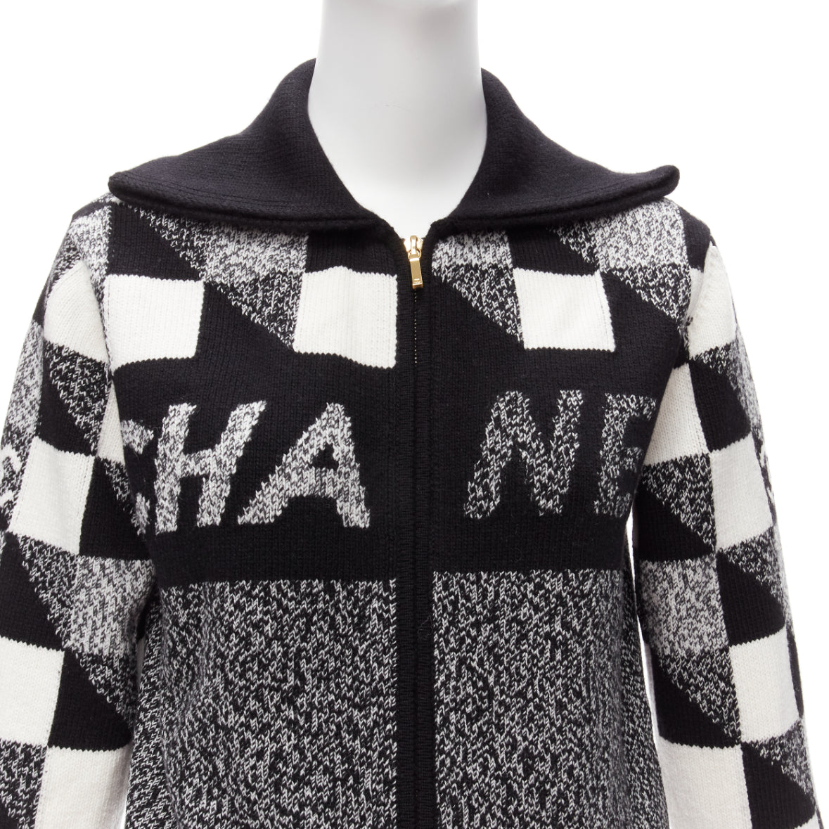 Chanel Graphic CC Cardigan - Image 10