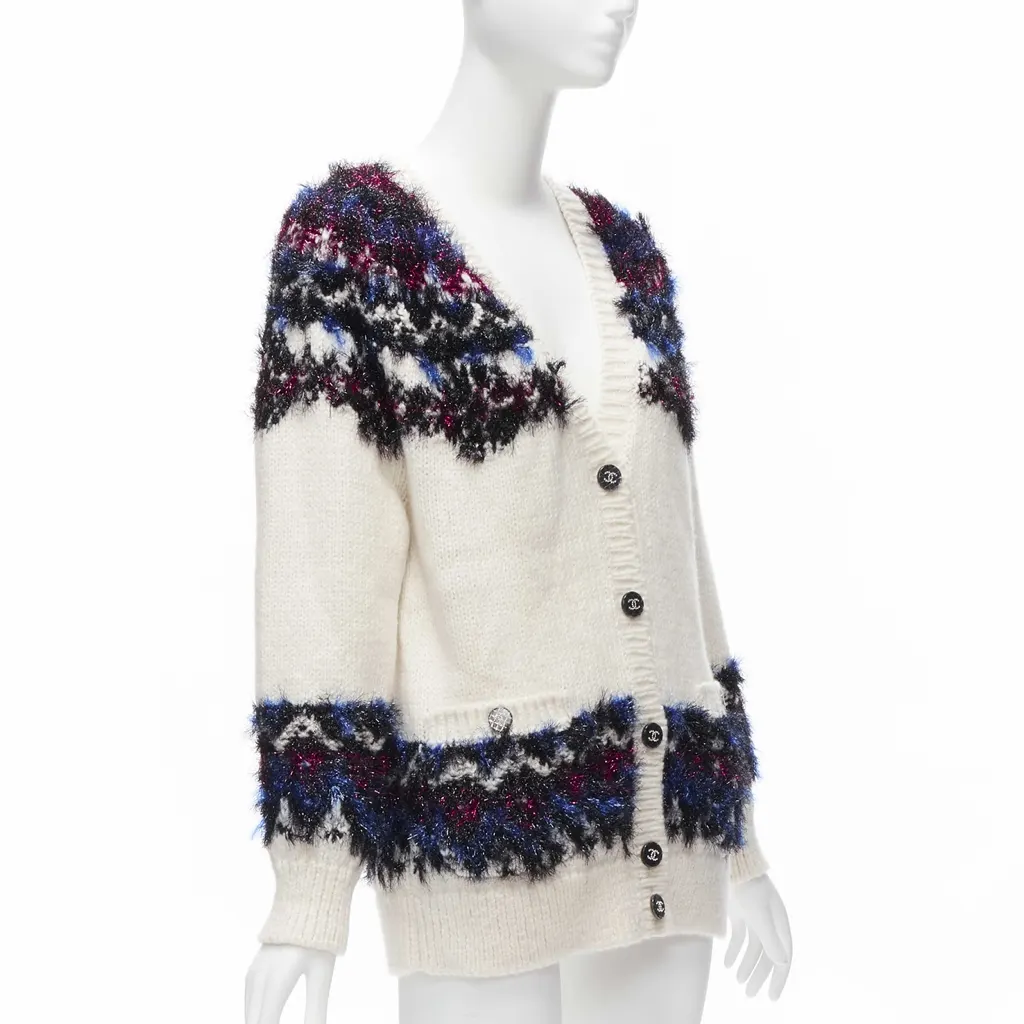 Chanel Fluffy CC Cardigan Beige Polyamide Never worn - Model View