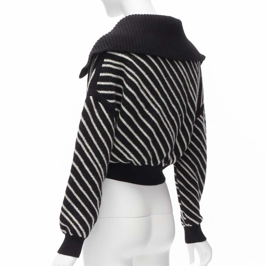 Chanel Stripe CC Sweater - Detail 1