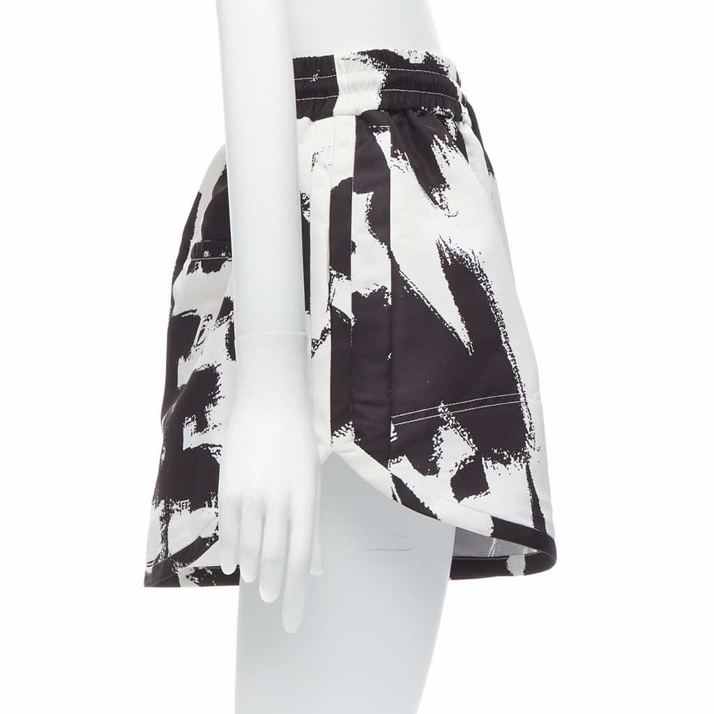 Alexander Mcqueen Graffiti Flared Shorts - 4