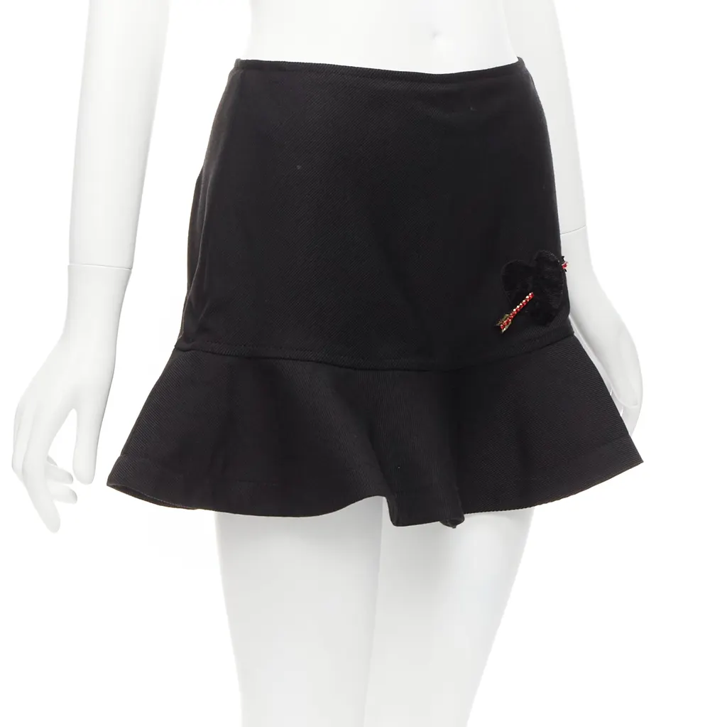 Valentino Bead Heart Shorts Black Wool Never worn - Inside View