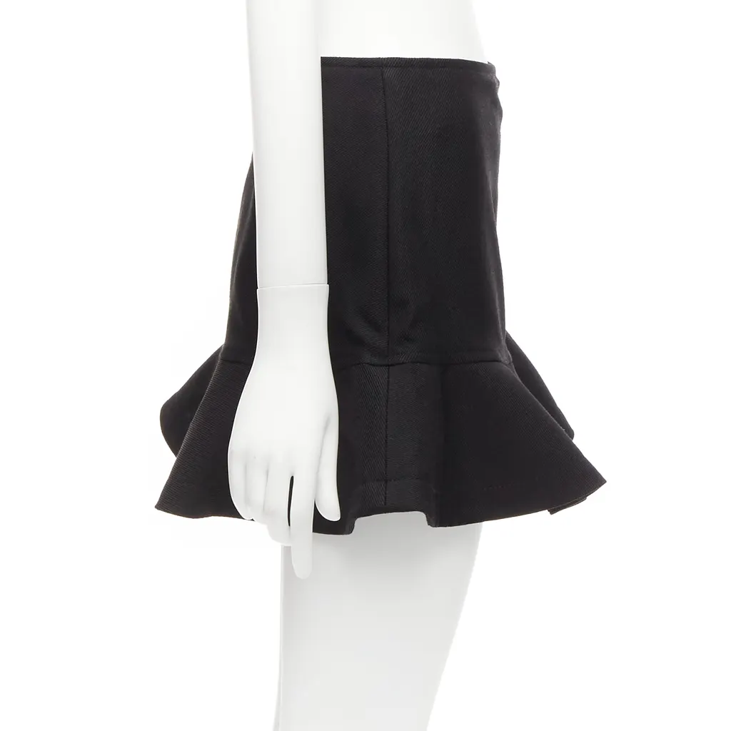 Valentino Bead Heart Shorts Black Wool Never worn - Model View