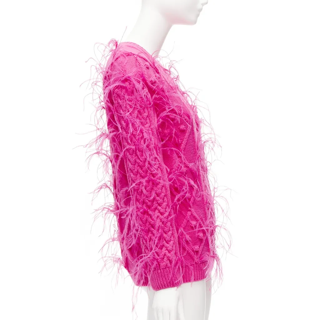 Valentino Feather Cable Sweater Pink Wool Never worn - Model View