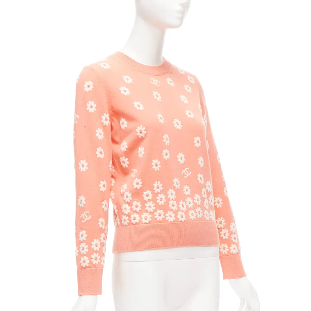 Chanel Floral CC Pullover Orange Cashmere Never worn - Inside View