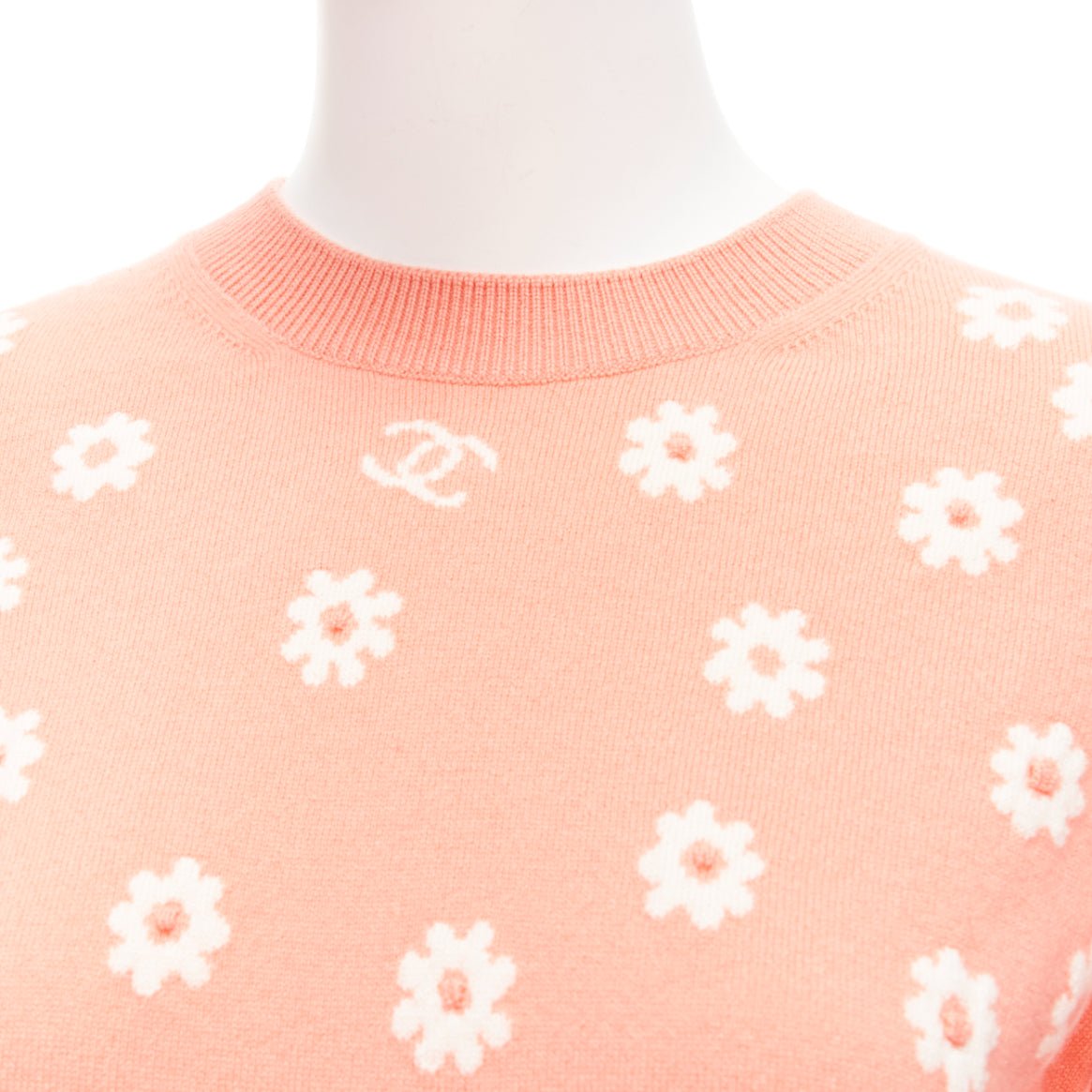 Chanel Floral CC Pullover - Detail 2