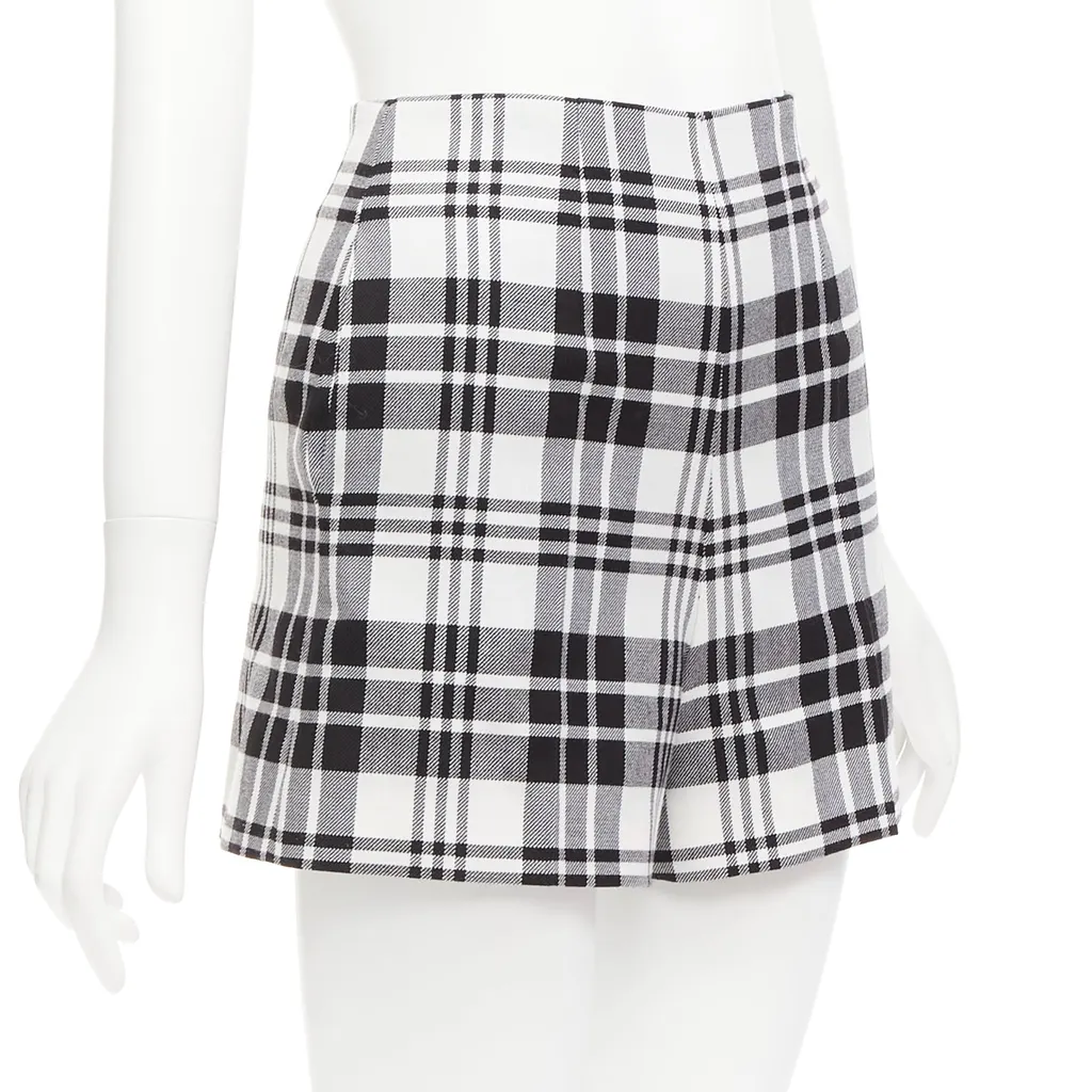 Dior Checked Wool Shorts Black Wool Never worn - Inside View