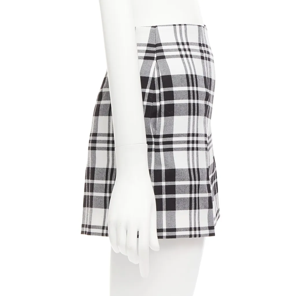 Dior Checked Wool Shorts Black Wool Never worn - Model View