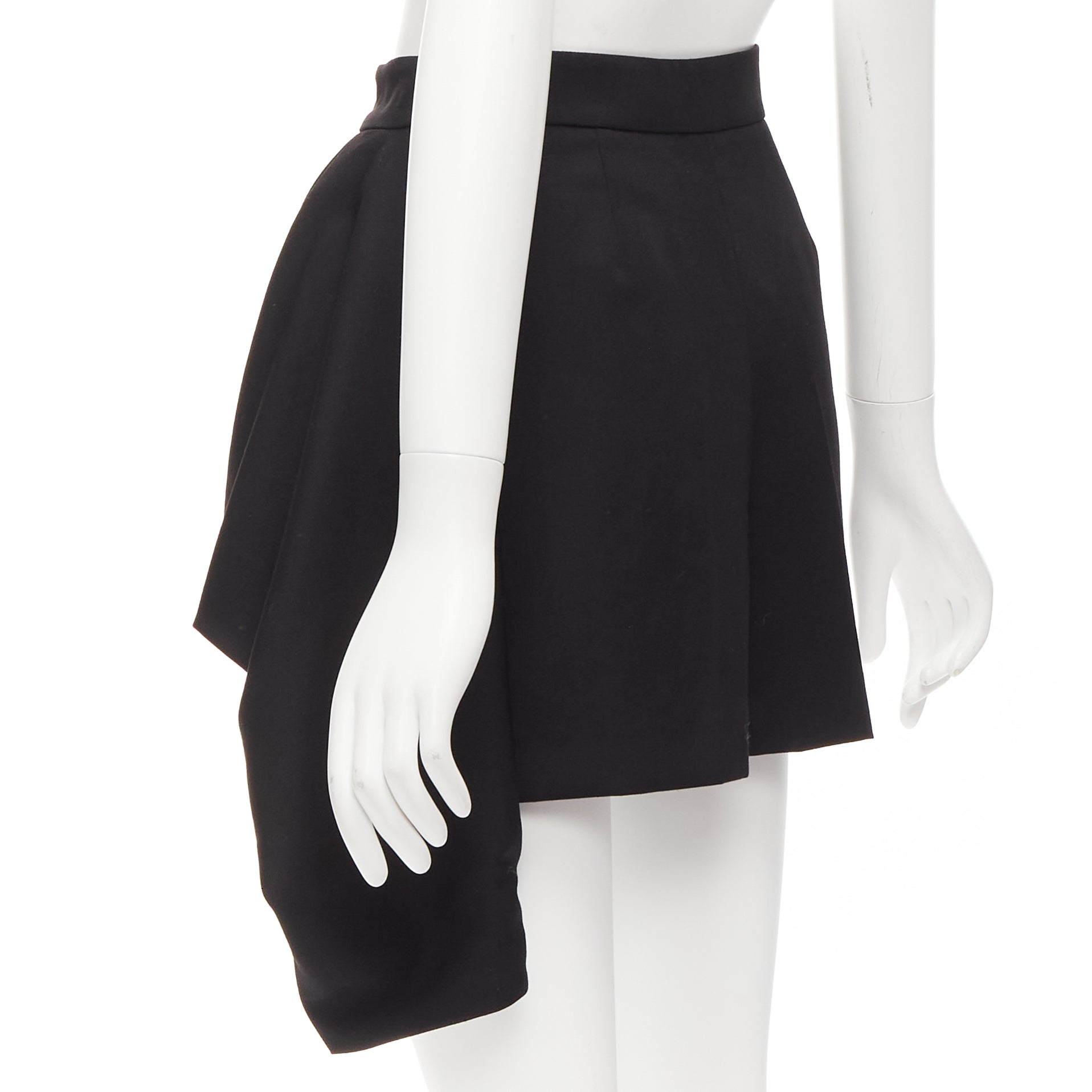 Alexander Mcqueen Cascade Wide Shorts - Detail 1