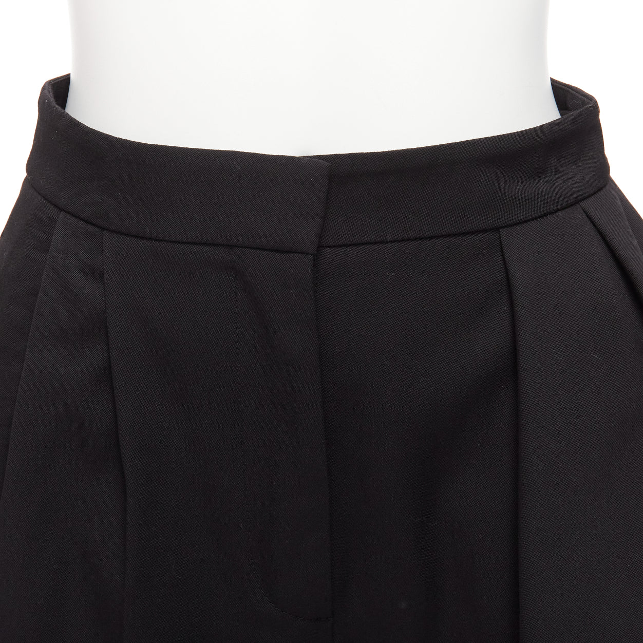 Alexander Mcqueen Cascade Wide Shorts - Detail 2