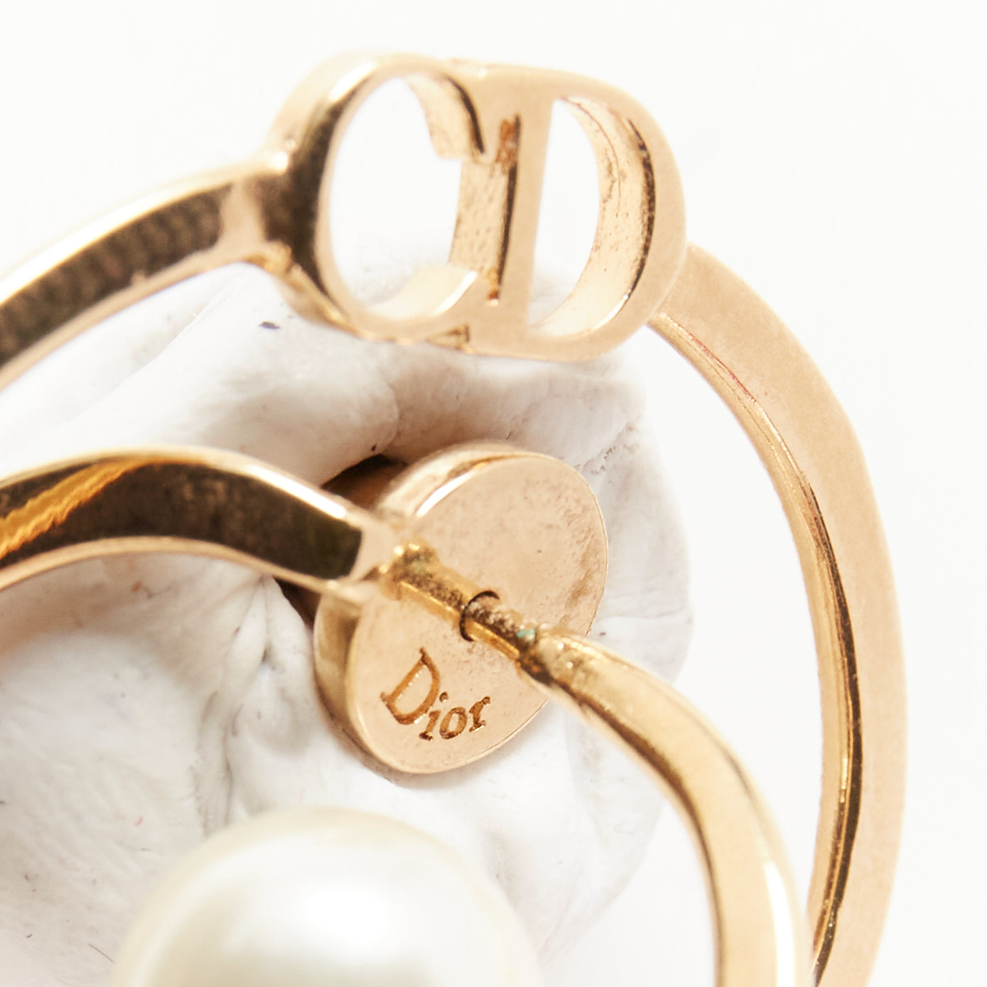 Dior Pearl Swirl Earrings - Detail 1