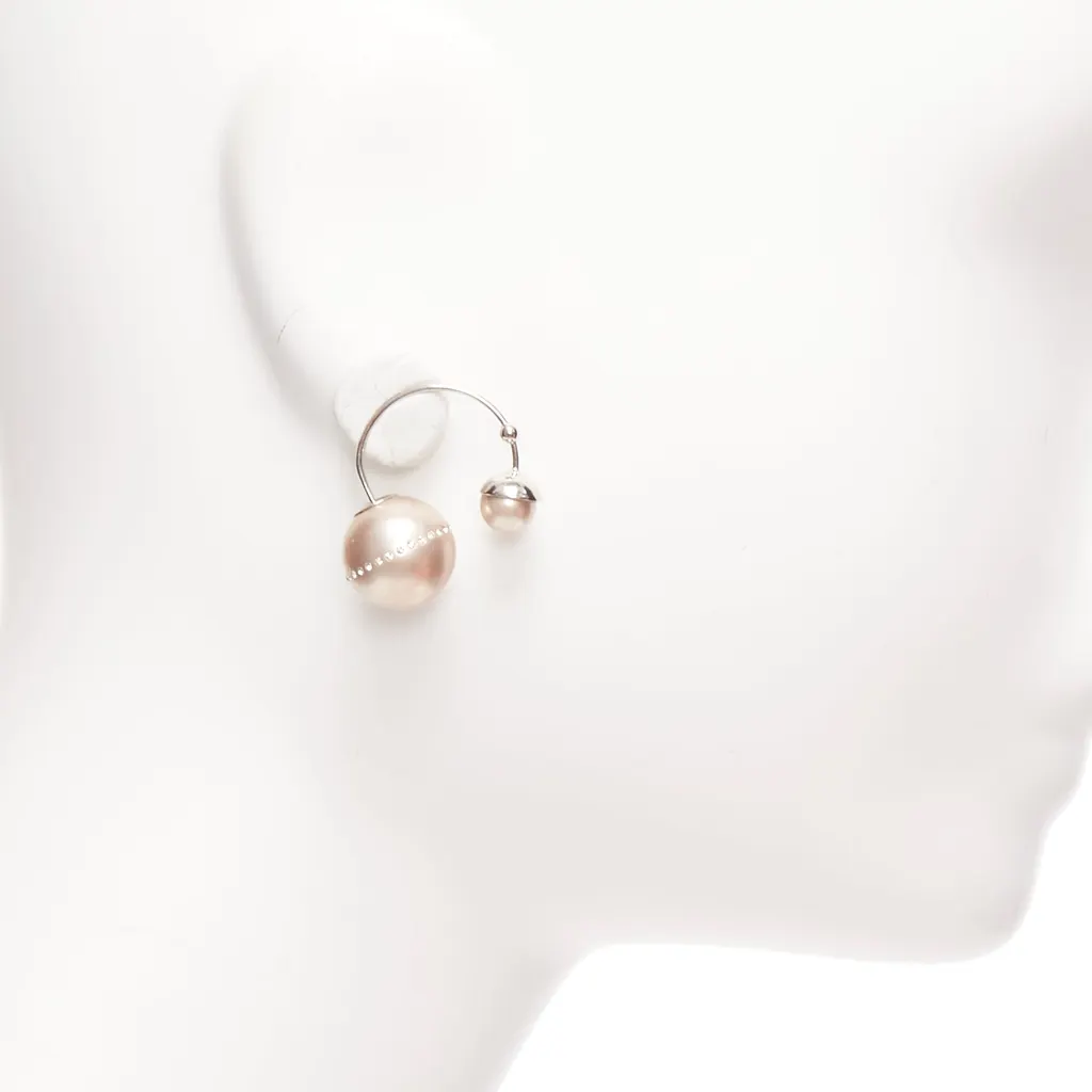 Dior Pink Pearl Earrings Pink Pearl Never worn - Model View