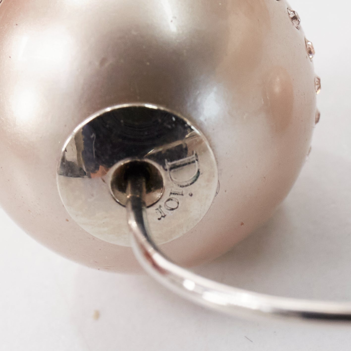 Dior Pink Pearl Earrings - Detail 1
