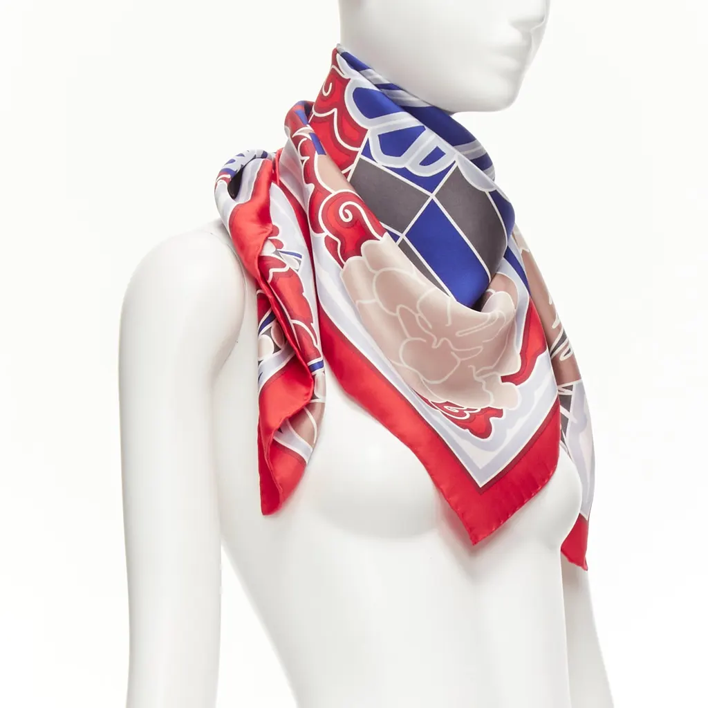 Chanel Lion Palm Scarf Red Silk Never worn - Inside View