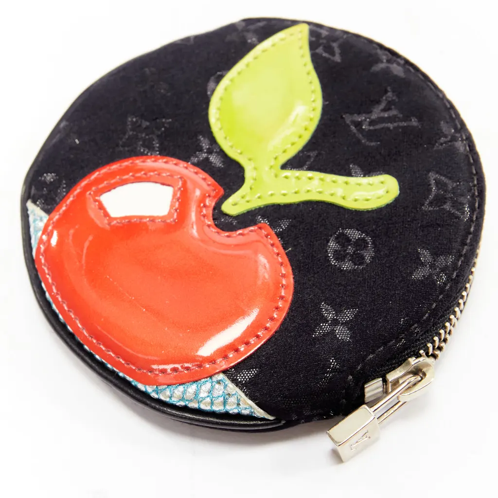 Louis Vuitton Apple Coin Pouch Black Leather Very good - Model View