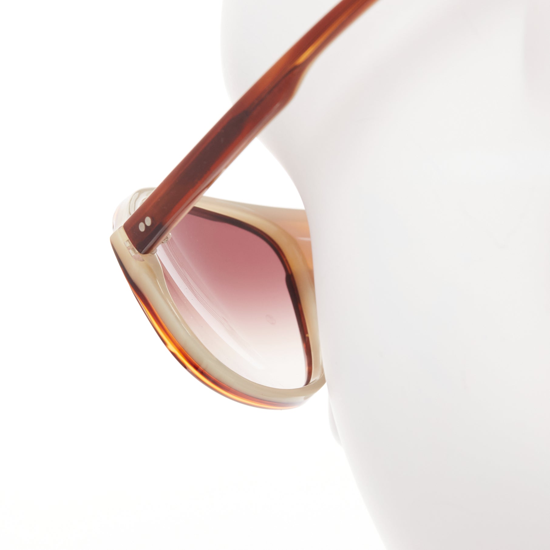 Unsigned / متعددة Carl - Detail 1