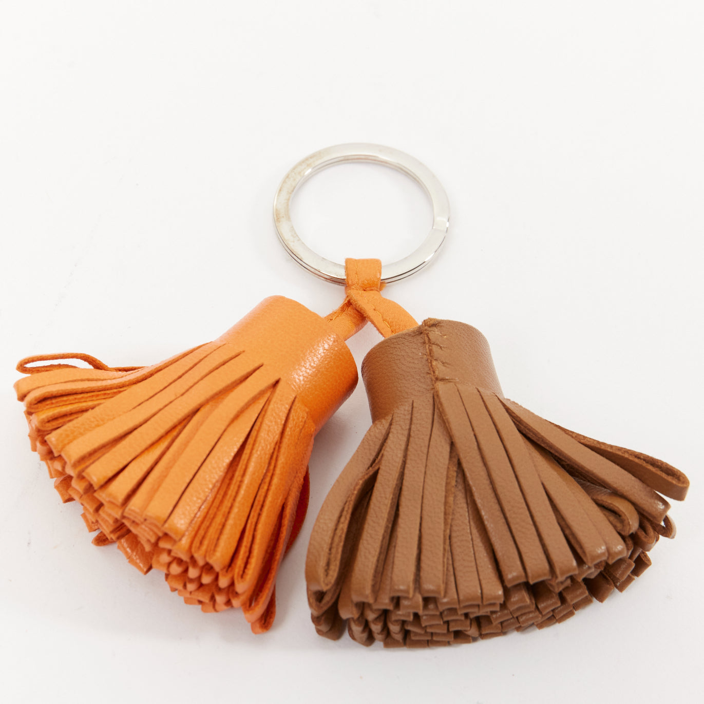 Hermès Carmen Uno Dos - Side view