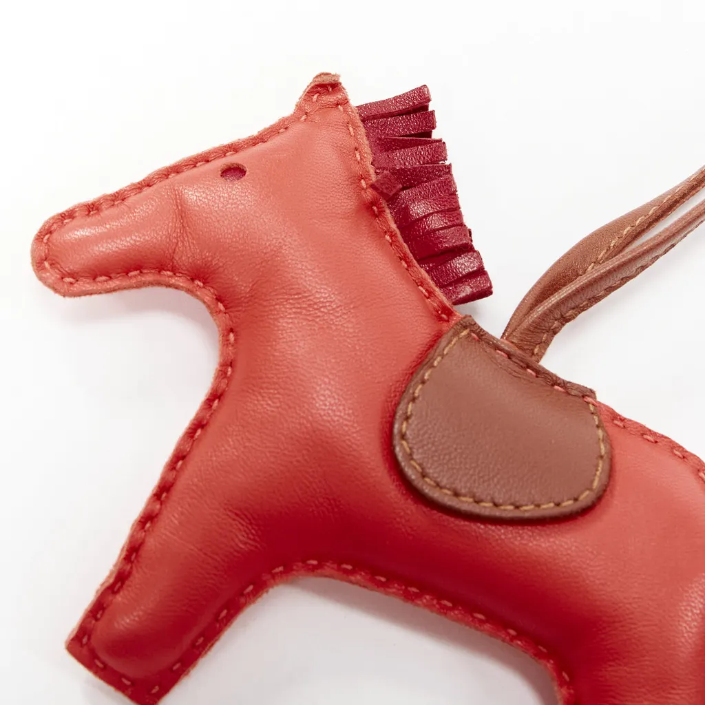 Hermès Milo Rodeo MM Red Leather Good - Model View