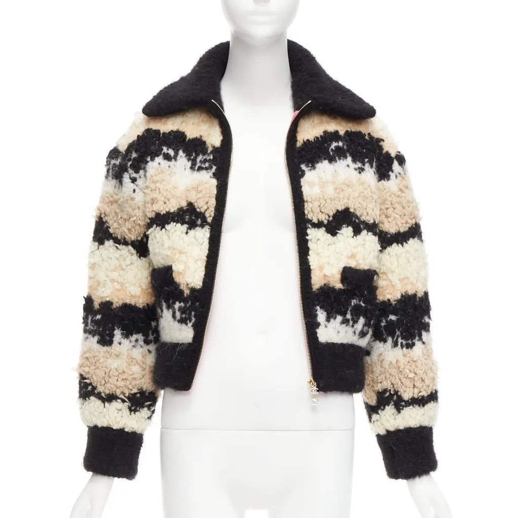 Chanel CC Pearl Bomber Beige Wool Never worn - Inside View