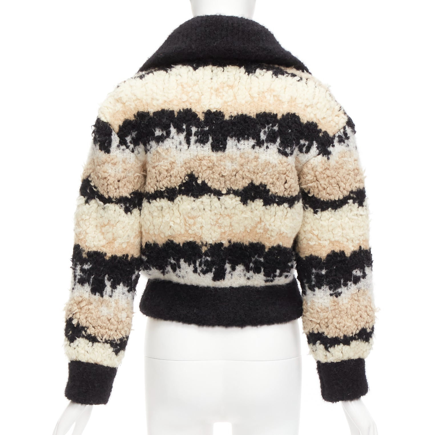 Chanel CC Pearl Bomber - Detail 1