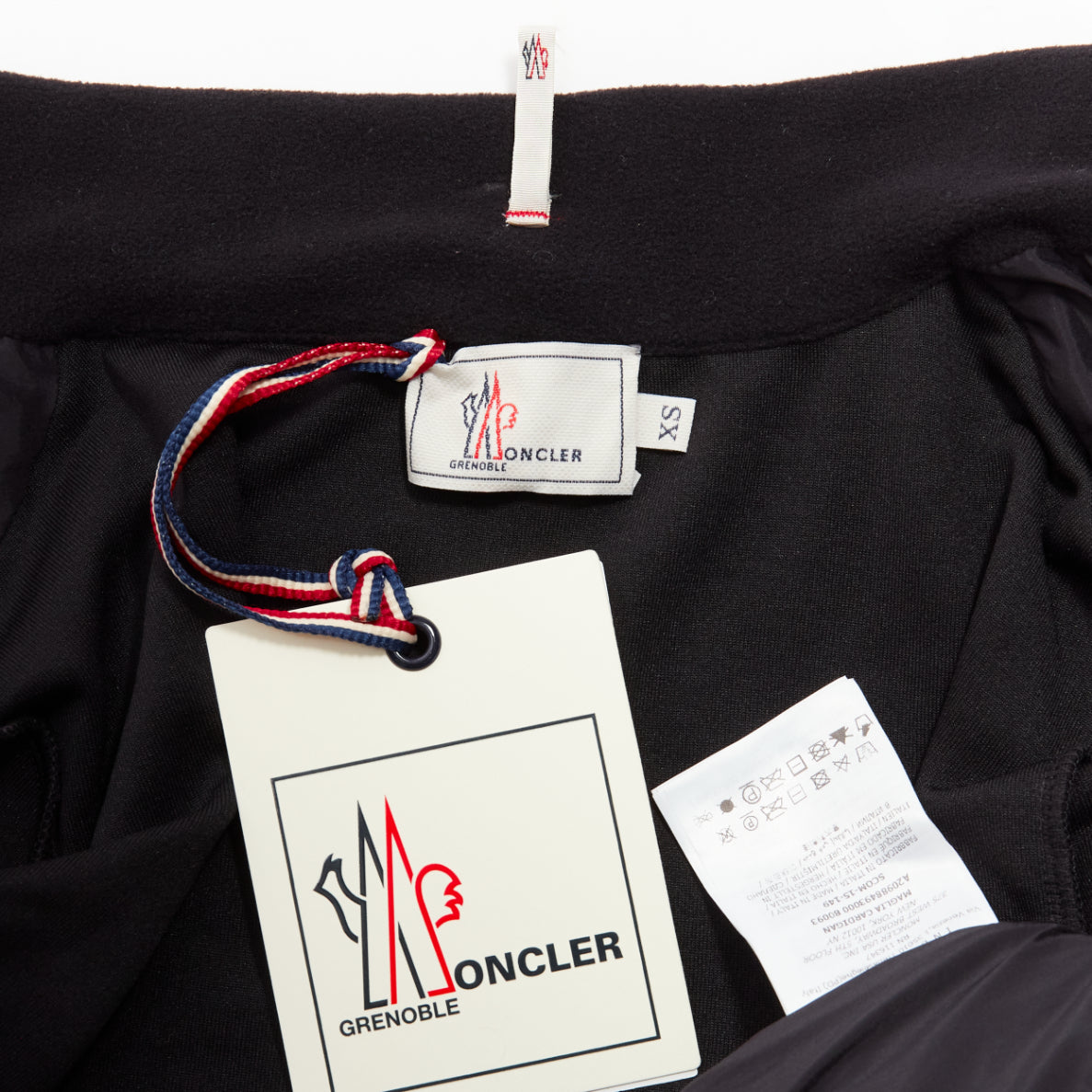 Moncler Red Chevron Fitted Jacket - Image 11