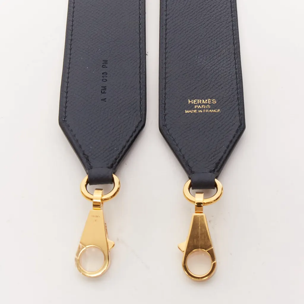 Hermès Sangle 40 Yellow Leather Never worn - Model View