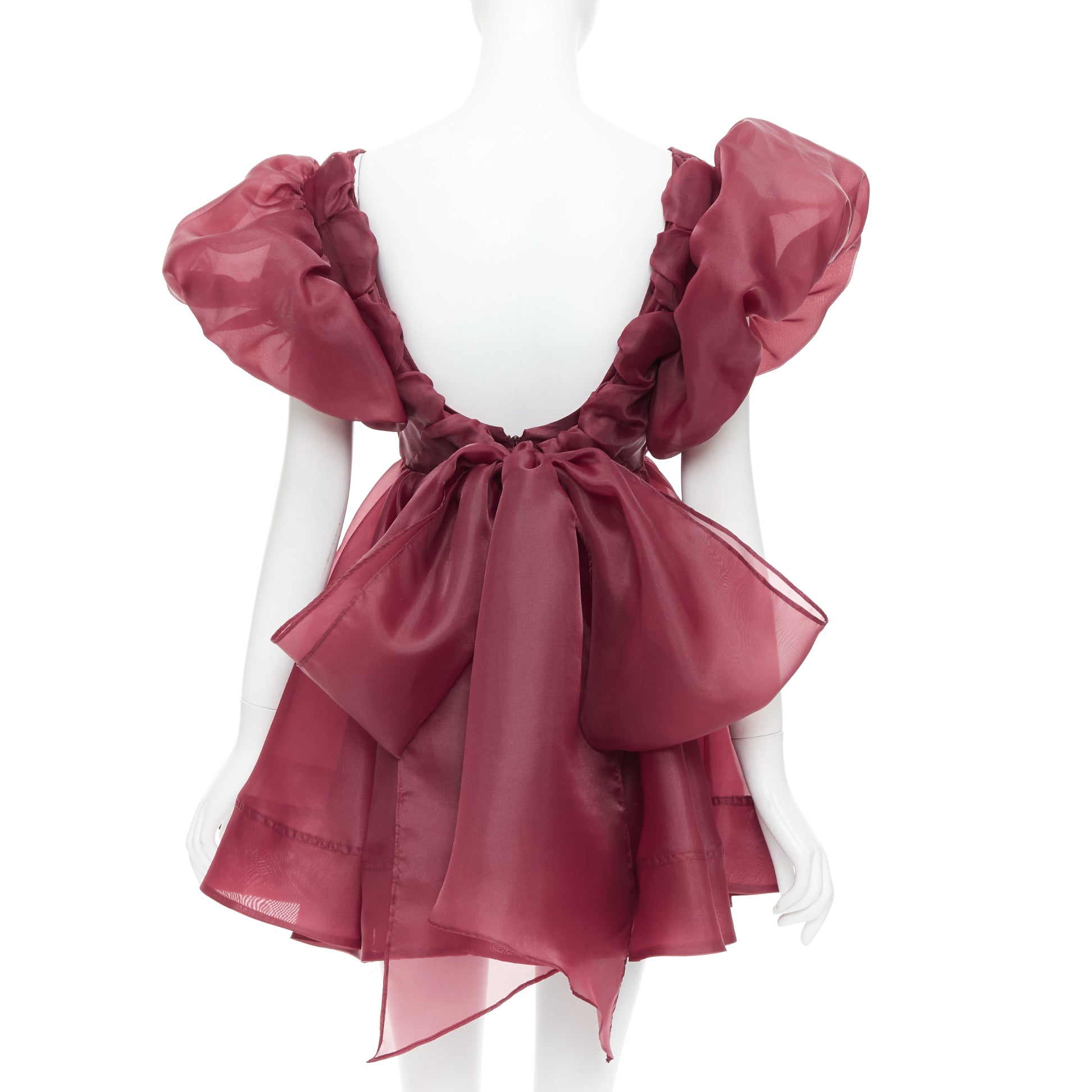 Aje Greta - Side view