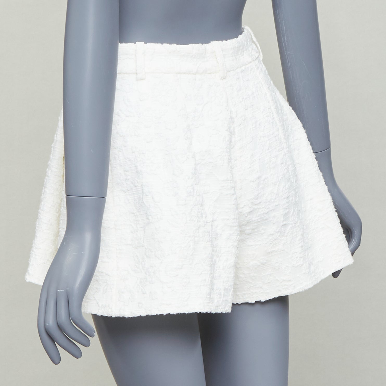 The Mannei Floral Flare Shorts - Detail 1