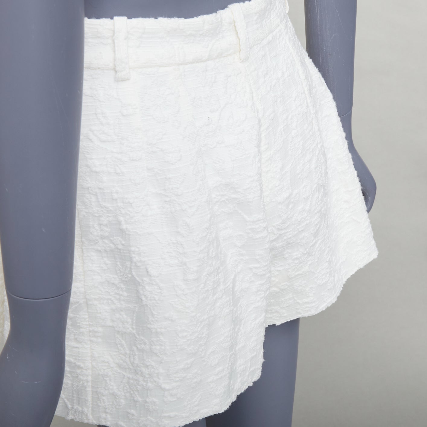 The Mannei Floral Flare Shorts - Detail 2