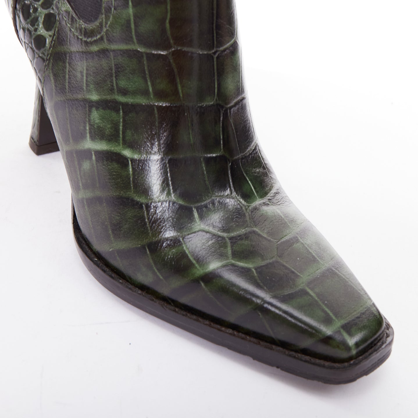 Sies Marjan Naomy 15BEC014 - Detail 2