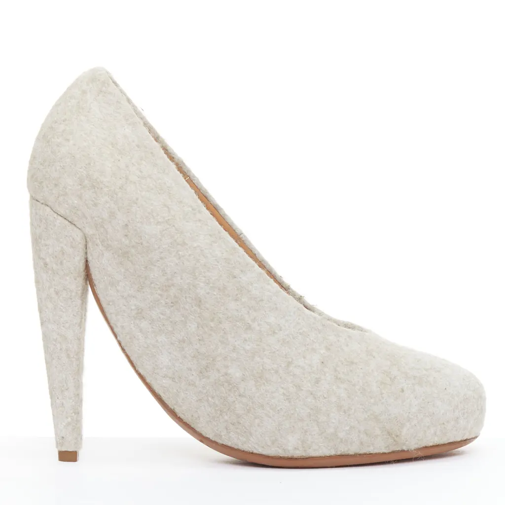 Maison Martin Margiela Grey Felt Pumps Grey Very good - Front View