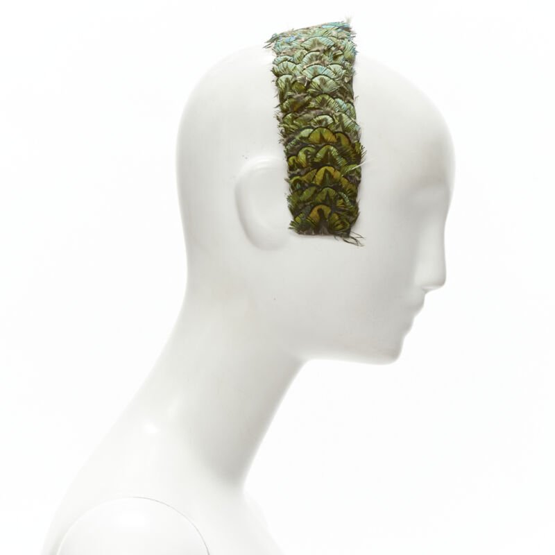 Unsigned / متعددة Feather Sequin Band - Image 6