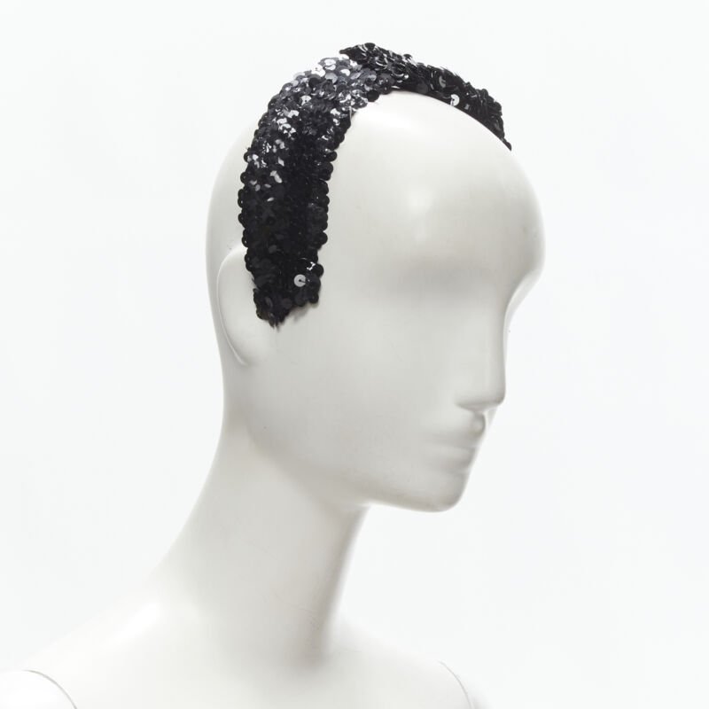 Unsigned / متعددة Feather Sequin Band - Detail 2