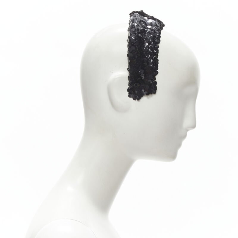 Unsigned / متعددة Feather Sequin Band - Image 10