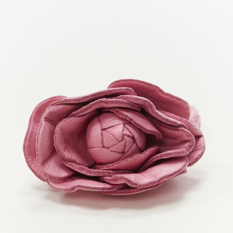 Unsigned / متعددة Rose Fur Hair Tie - Back view