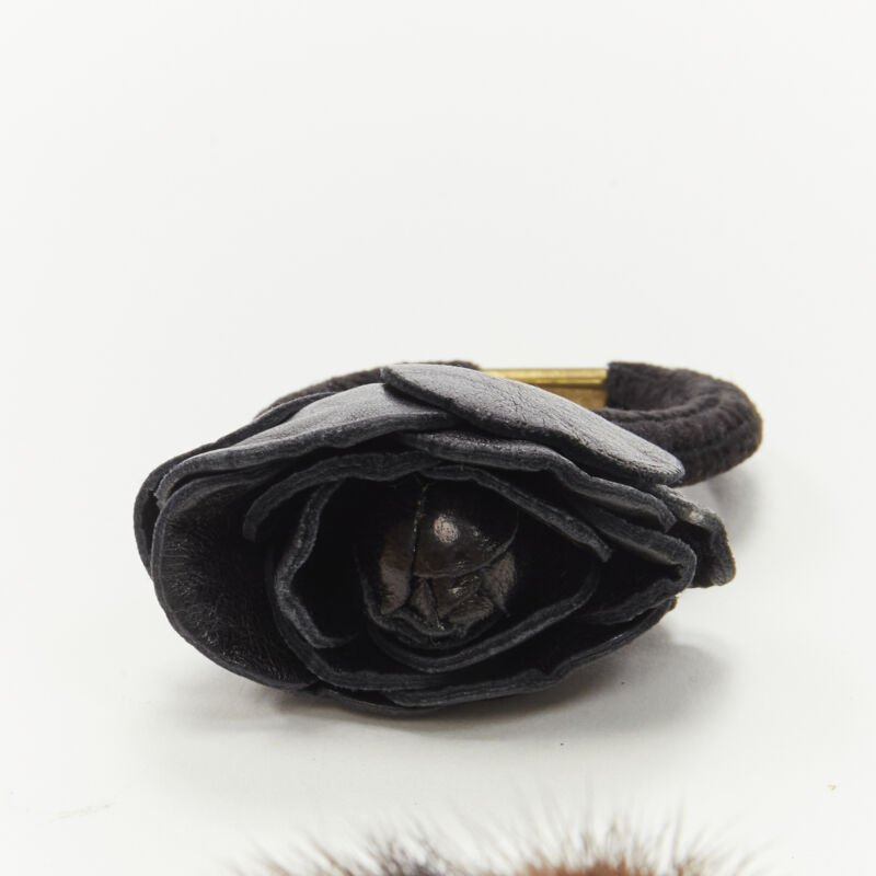 Unsigned / متعددة Rose Fur Hair Tie - 4