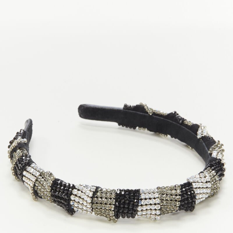 Unsigned / متعددة Crystal Black Headband - Back view
