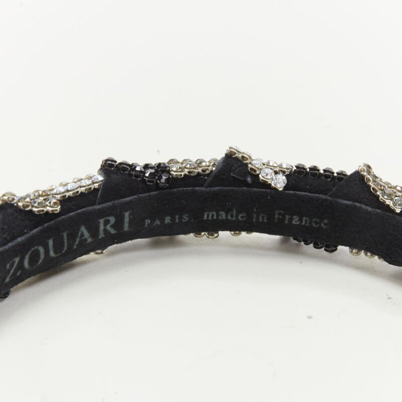 Unsigned / متعددة Crystal Black Headband - Detail 2